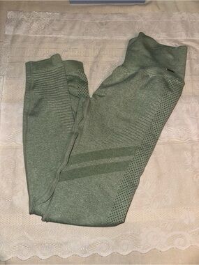 Lilias Active Mint Green Seamless Active Leggings Scrunch NWOT Sz S